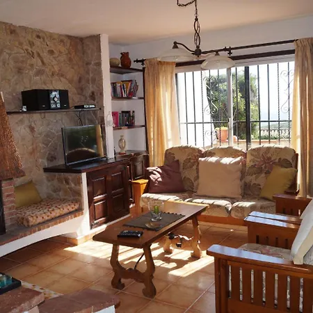 Lily Villa Lloret de Mar